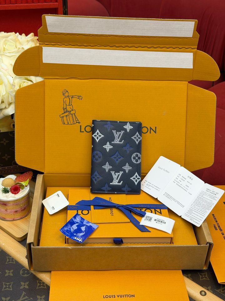 Louis Vuitton Wallets - M29132
